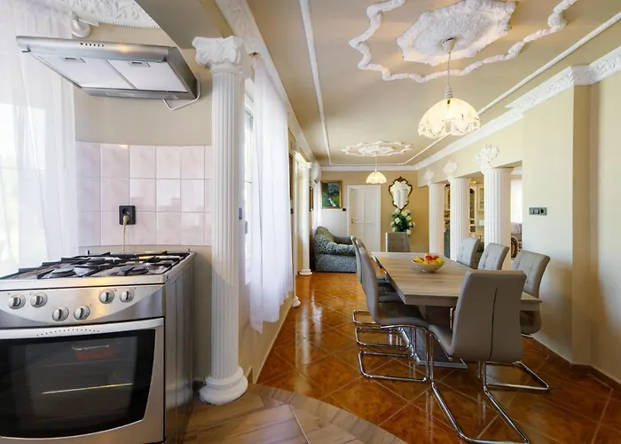 Big Thuja By Interhome Villa *